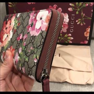 Gucci Bags - Authentic Gucci Blooms Zip Around Wallet Gucci Bags - Authentic Gucci Blooms Zip Around Wallet